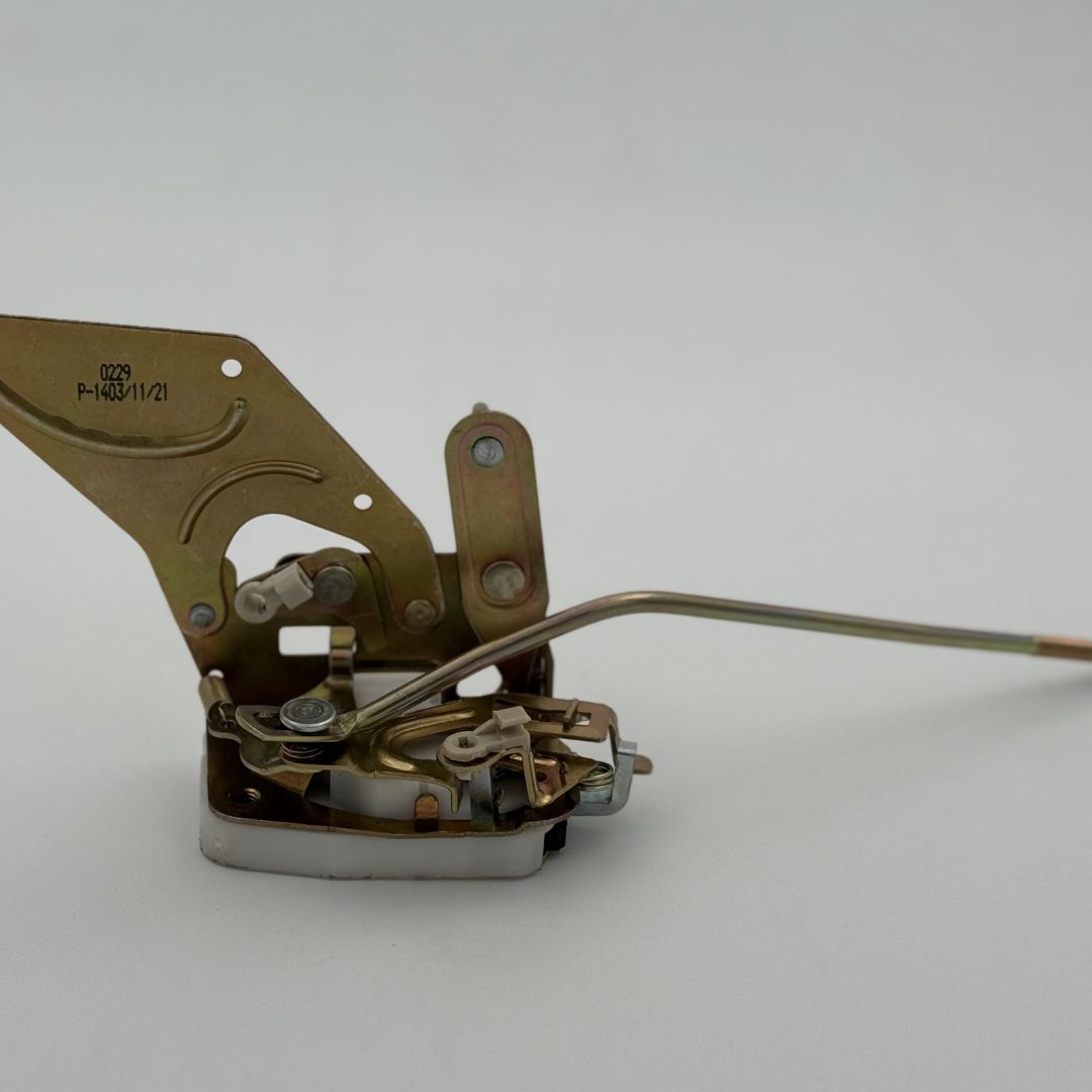 قفل   جلو راست پراید