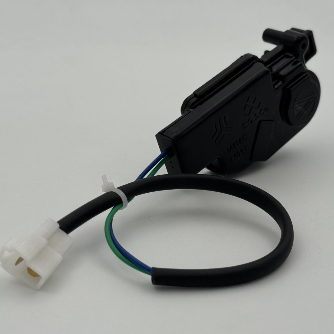 محرک ساینا کابلی . جلو  راست